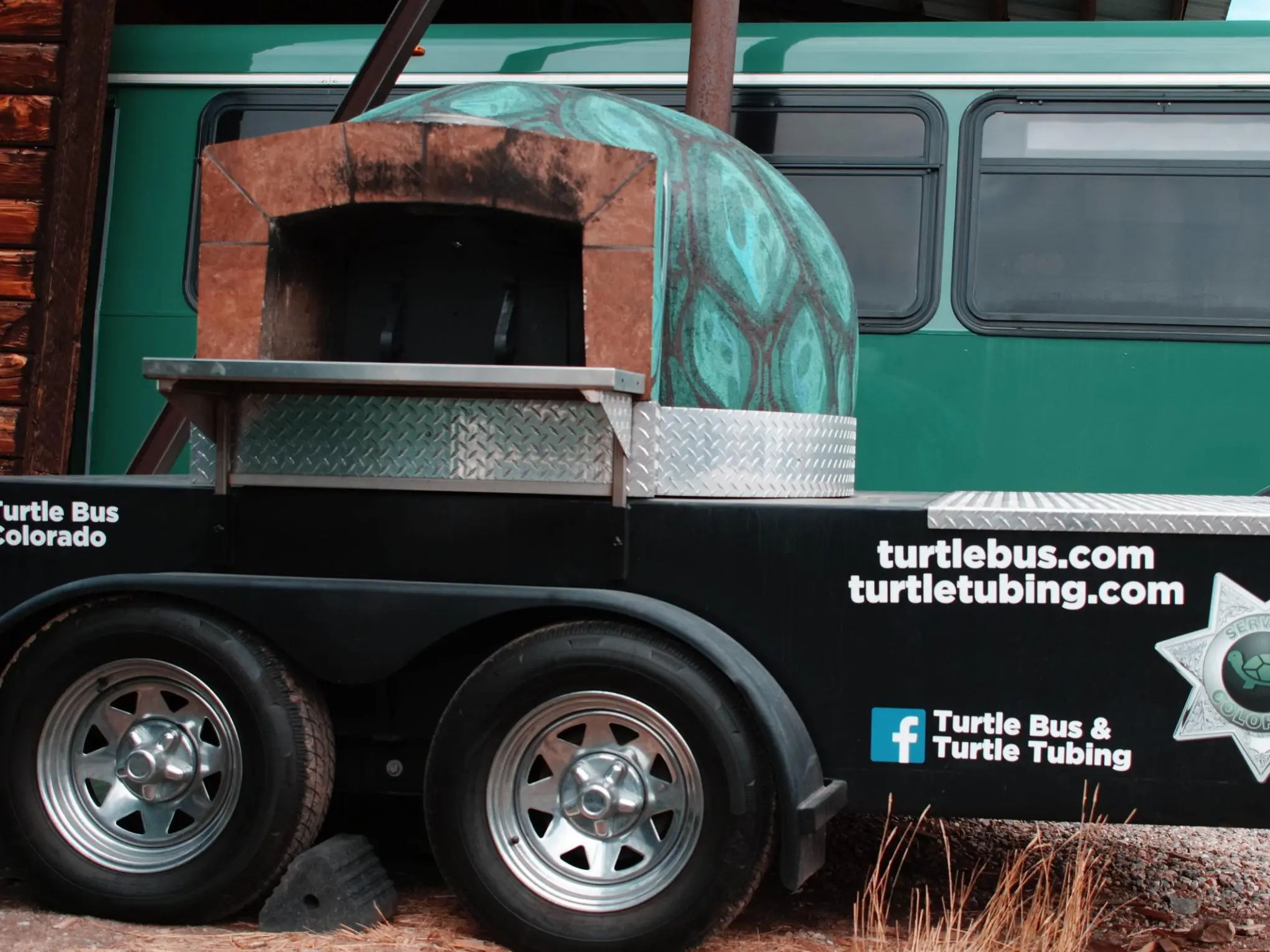 a truck is parked in front of a building